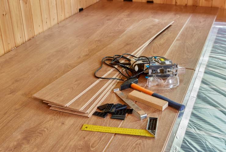 lavori per isolamento pavimento di casa