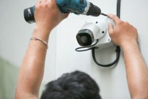 Installare telecamera con trapano