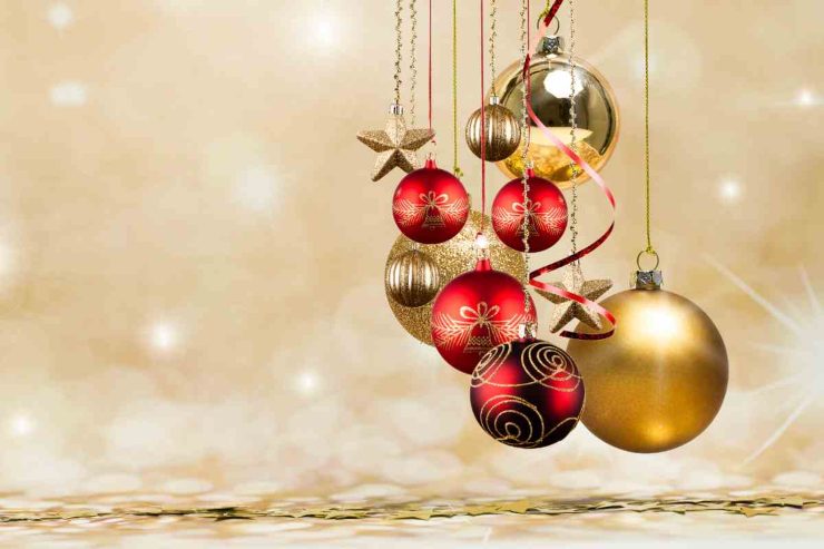 palline di natale rosse o oro