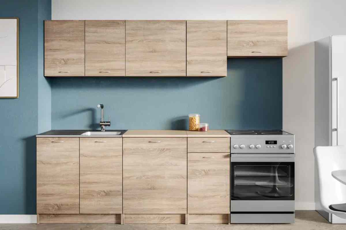 una delle cucine complete deghi in rovere, lineare