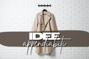 cappotto su appendiabiti