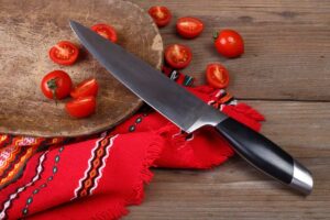 tagliere e coltello
