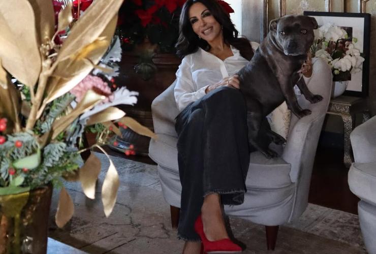 sabrina ferilli nel suo soggiorno
