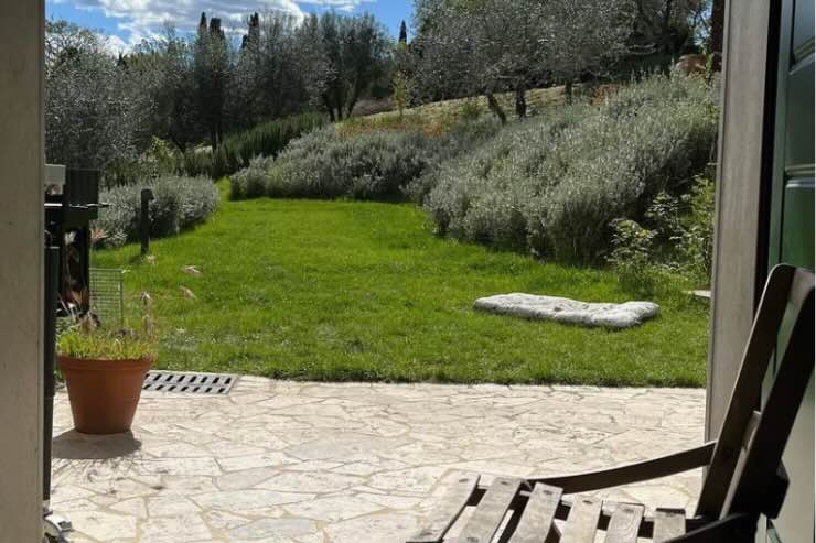 casa vittoria puccini immersa nel verde 