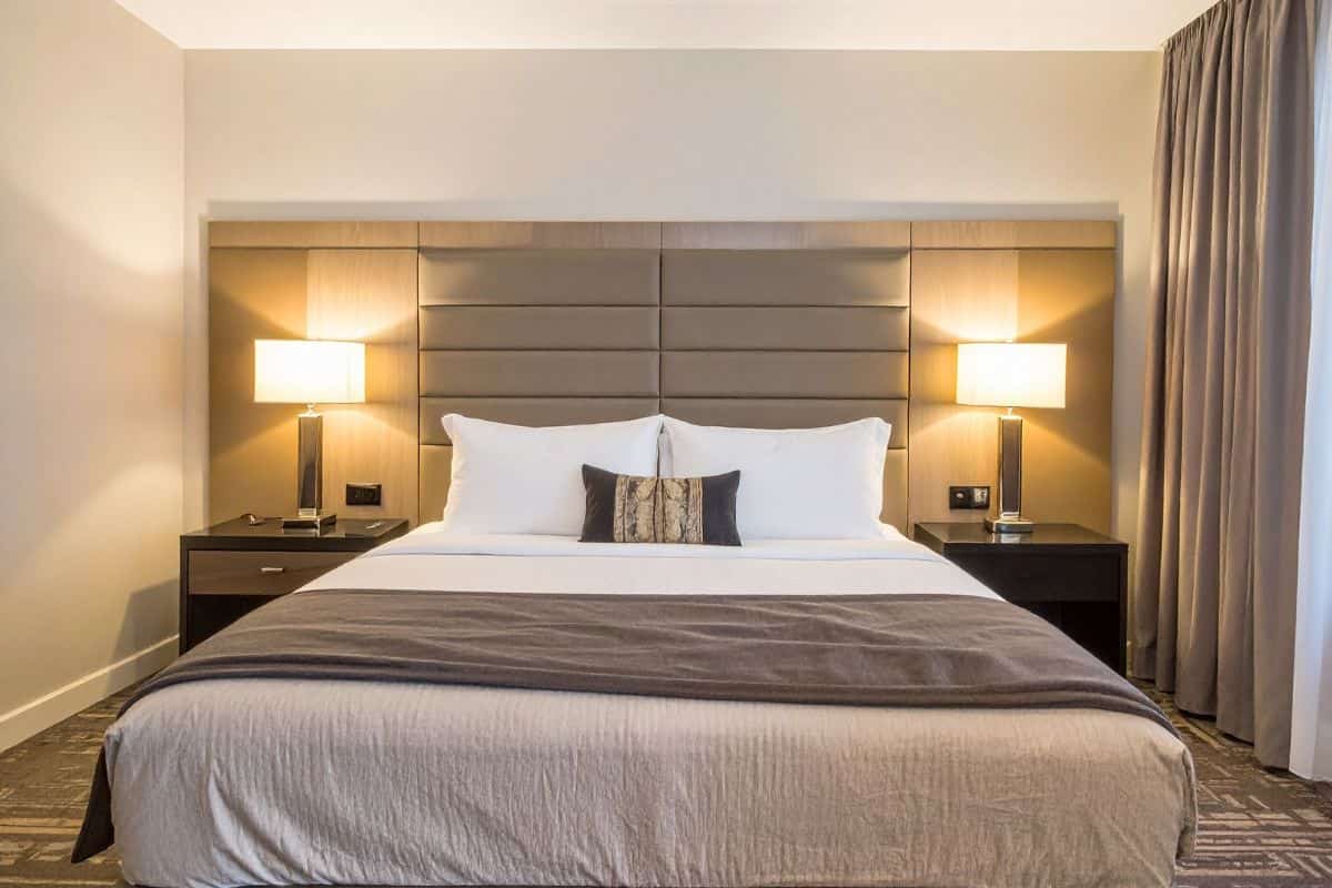 Luci calde in camera da letto