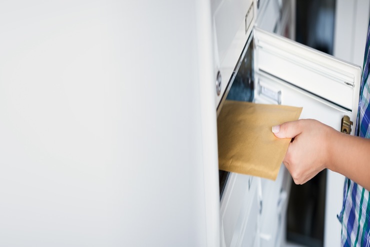 mano cassetta della posta