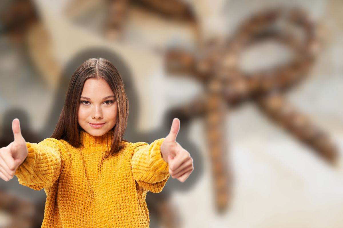 nastro a cascata zara home e donna che fa ok con le mani