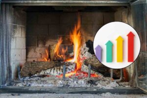 legna che brucia nel camino