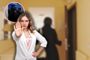 donna ritorna a casa, ladri che entrano in icona e donna che fa stop