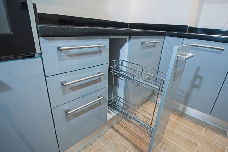 Un anta scorrevole nella cucina