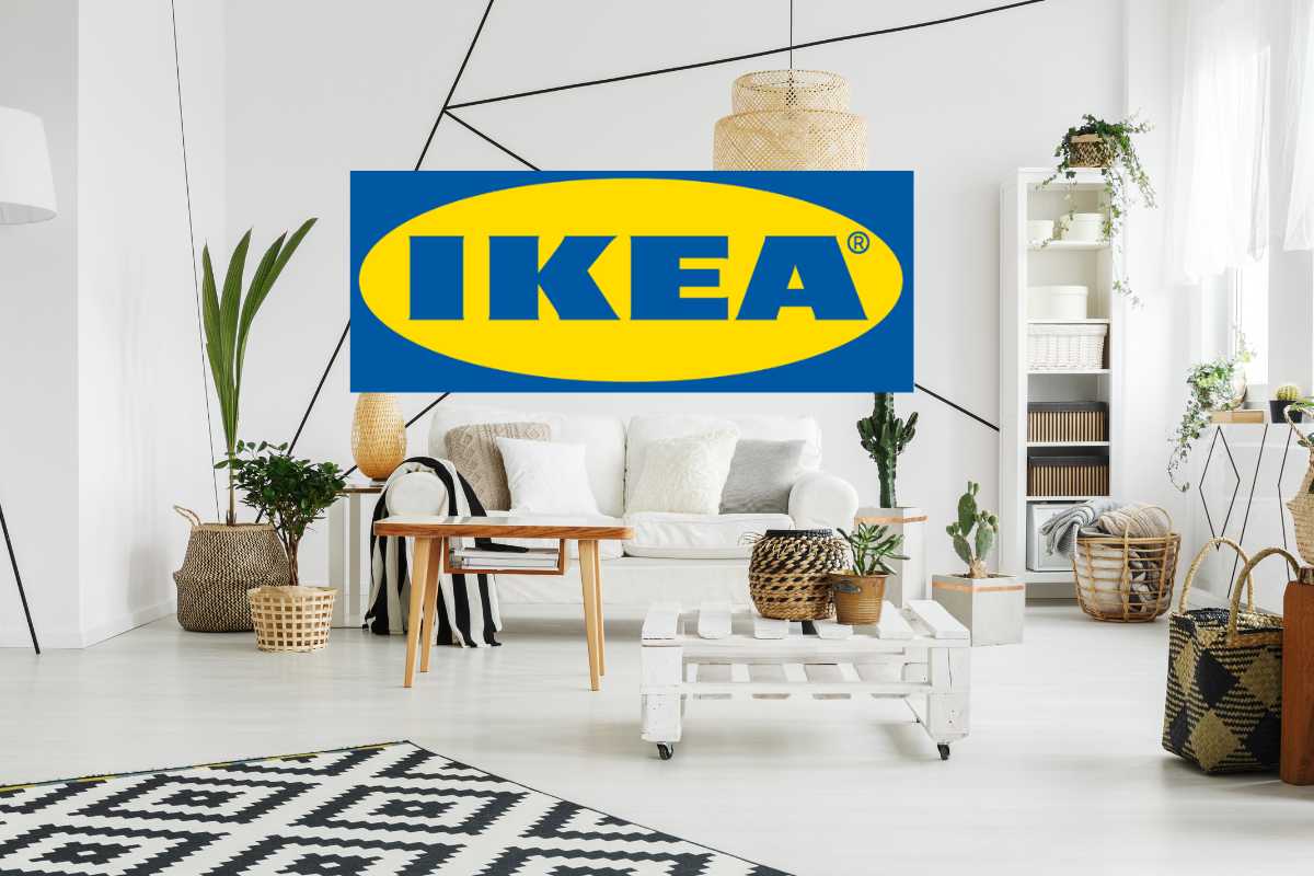 Una casa ben arredata con in primo piano un insegna Ikea