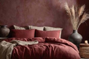 camera da letto nei colori terrosi