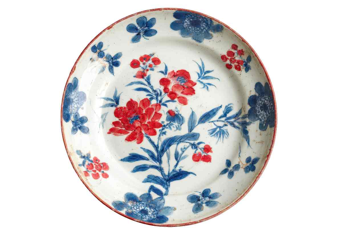 esempio di come decorare un piatto vecchio fai da te