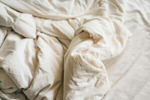 lenzuola bianche stropicciate