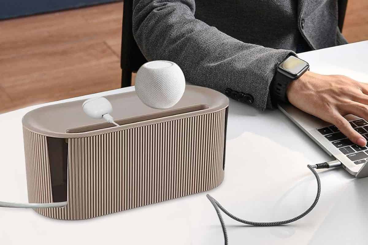 Scatola raccogli filo su scrivania