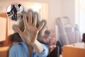 coppia felice in casa con tutti gli scatoloni in mezzo, ladri in icona rossa e donna che fa stop con le mani