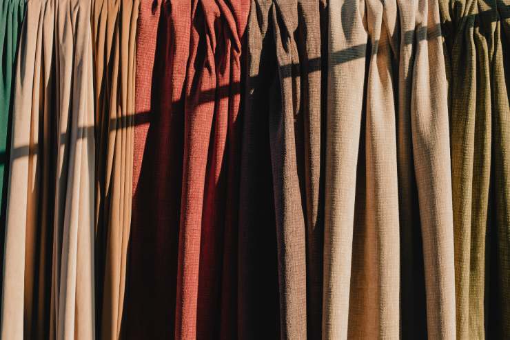 Diversi tessili da poter usare per le tende del salone