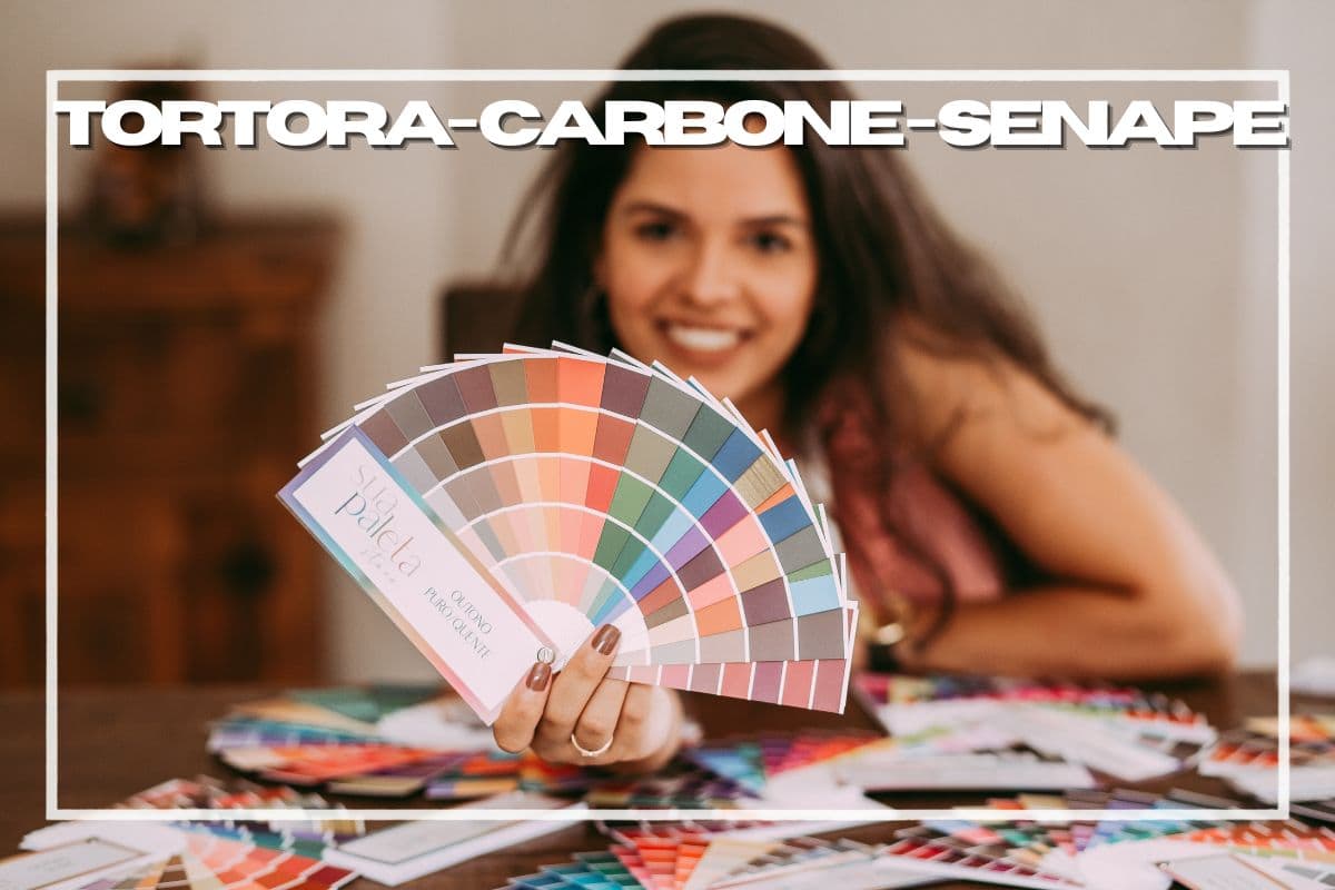 Donna con palette di colori