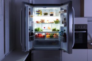 Le foto di un frigorifero aperto