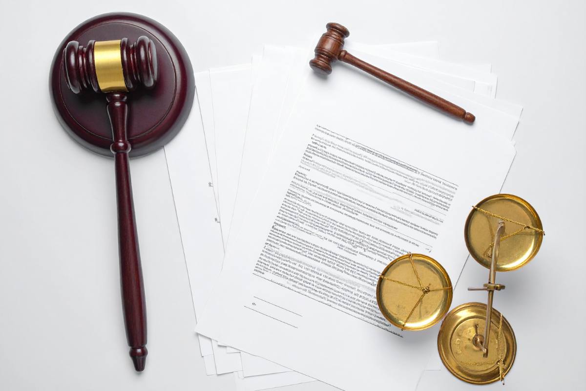 martelletto, fogli e campanelli