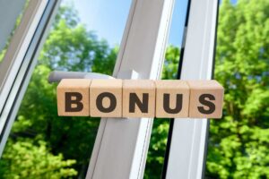 finestra aperta e scritta bonus