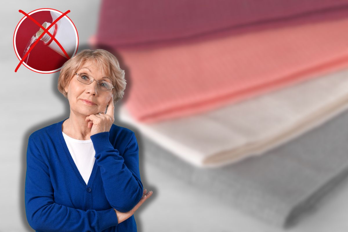 strofinacci da cucina, signora anziana che pensa ed x rossa su candeggina