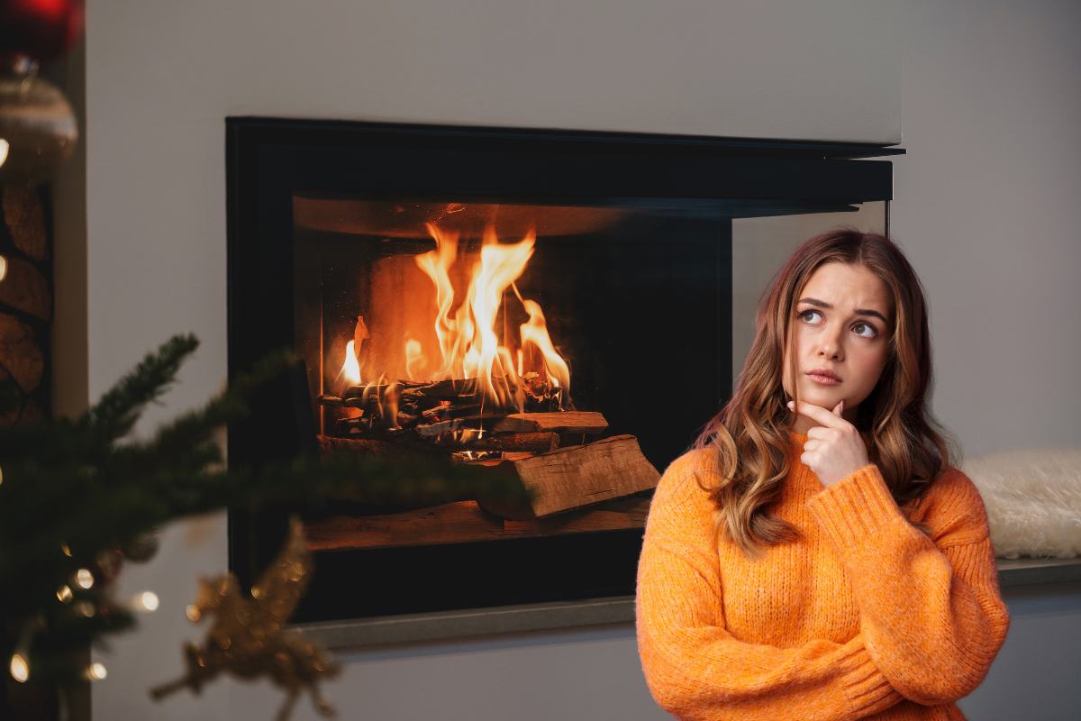 Un camino in funzione ed una donna che lo guarda pensierosa