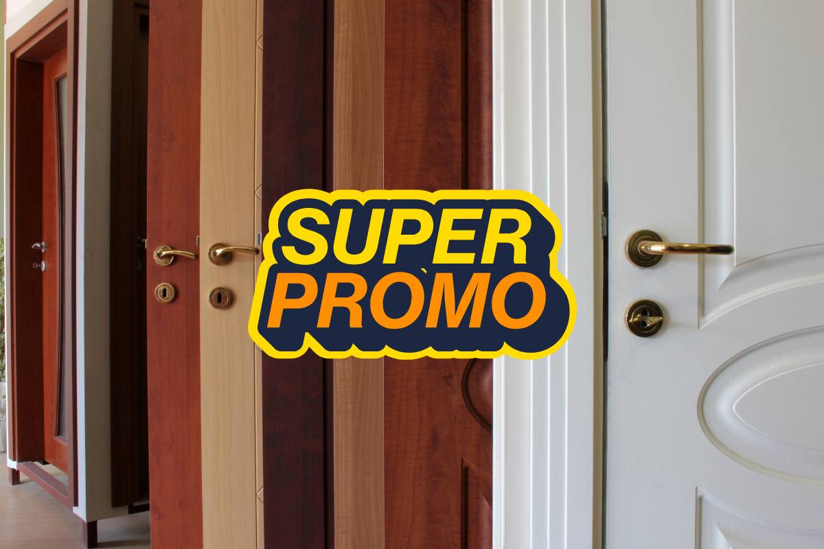 Diverse porte di casa messe una di seguito all'altra ed una scritta centrale "super promo"