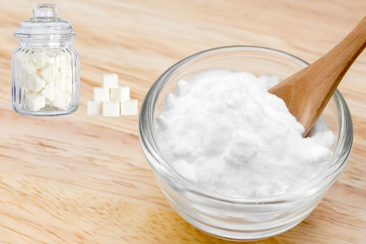 zucchero e bicarbonato di sodio dentro ad una ciotola di vetro