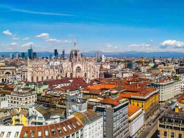 vista dall'alto di milano
