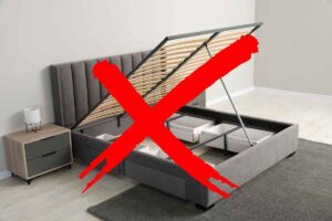 letto contenitore ed x rossa sopra