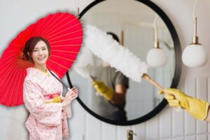 sfondo in cui si vede una persona che spolvera uno specchio e in primo piano una donna giapponese con abiti tipici