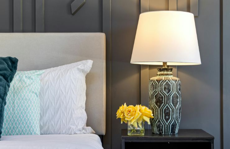 lampada da tavolo su comodino