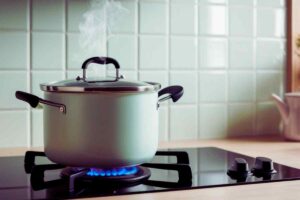 pentola su un piano cottura