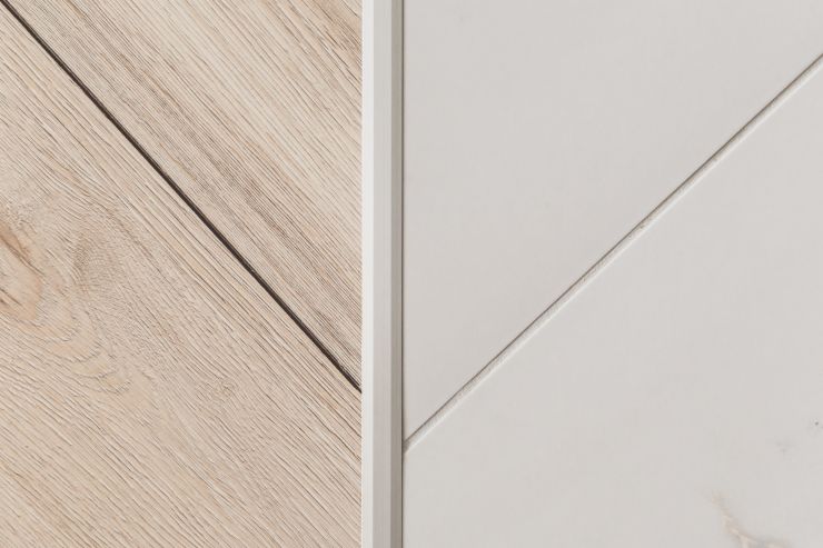 Sulla sinistra una fuga sporca sulla destra una fuga pulita