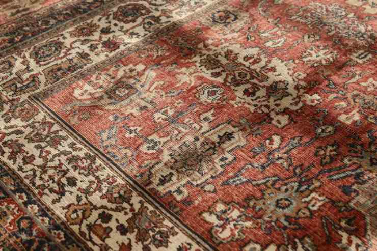 Un primo piano di un arredo vintage