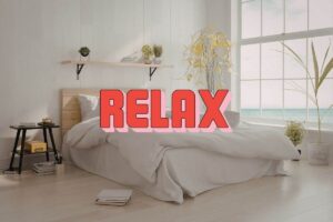 letto moderno e scritta relax