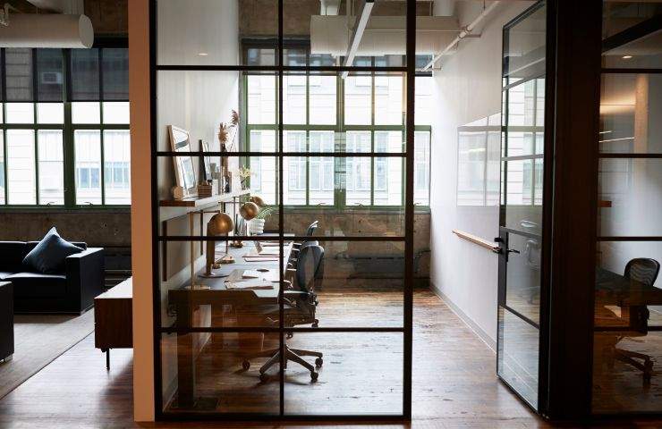 casa con pareti di vetro