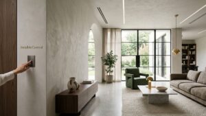 Domotica invisibile: come rendere la casa intelligente senza rovinare l'estetica dell'arredo.