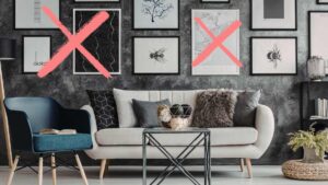 Addio ai poster senz'anima: il grande ritorno delle foto di famiglia (e come esporle senza creare caos)