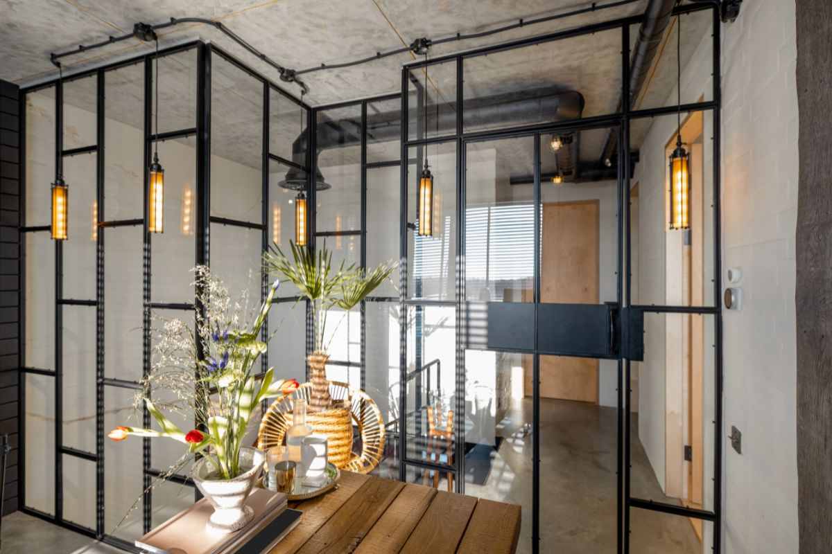 casa con pareti in vetro