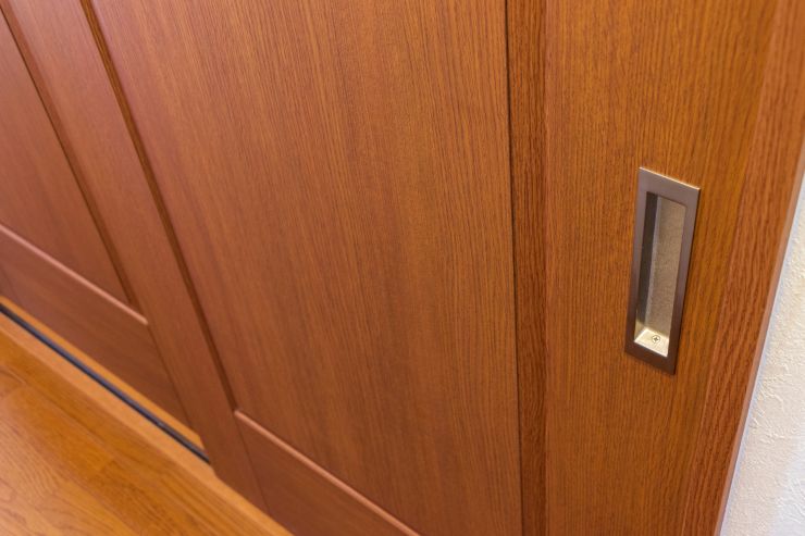 Una porta scorrevole