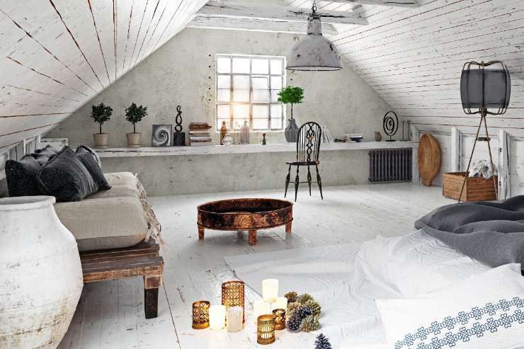 Una soffitta resa abitabile dopo dei lavori di ristrutturazione