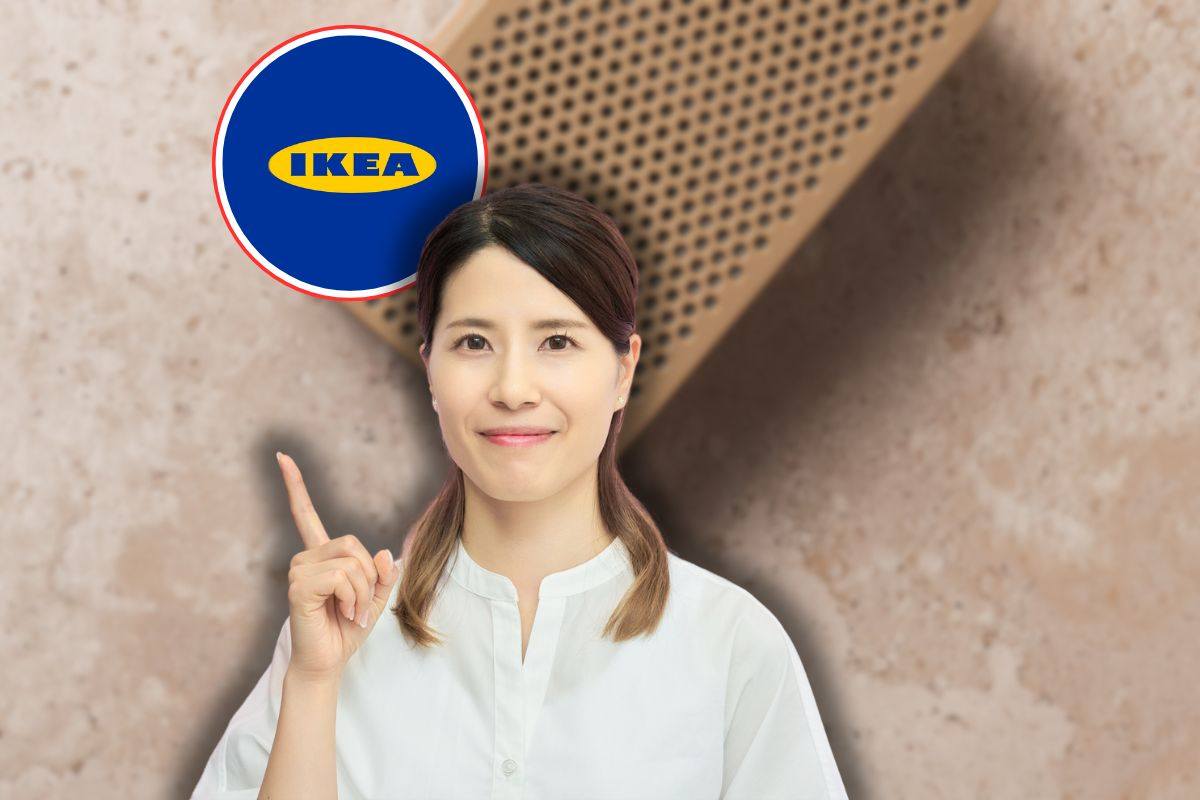 speaker bluetooth, logo ikea e donna che indica