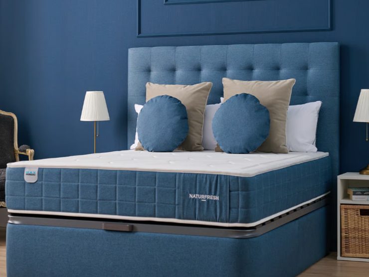 letto con testiera verde