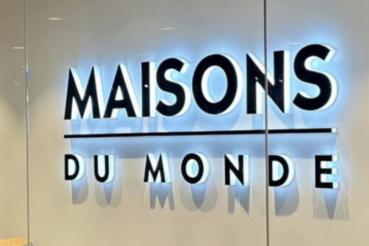 Un insegna di "Maisons du monde"