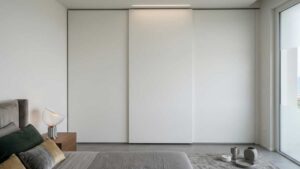 Questo armadio a 3 ante sembra molto più grande di quello che è: il motivo è nella struttura