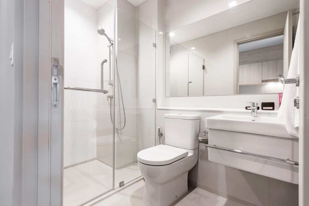 bagno con box doccia