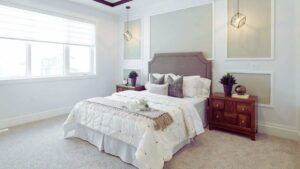 Come trasformare una camera da letto anonima in una stanza di lusso spendendo meno di 100 euro