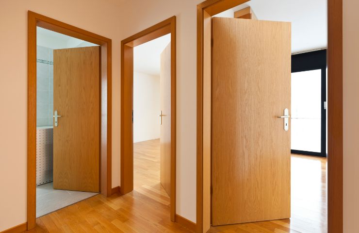 porte di casa aperte